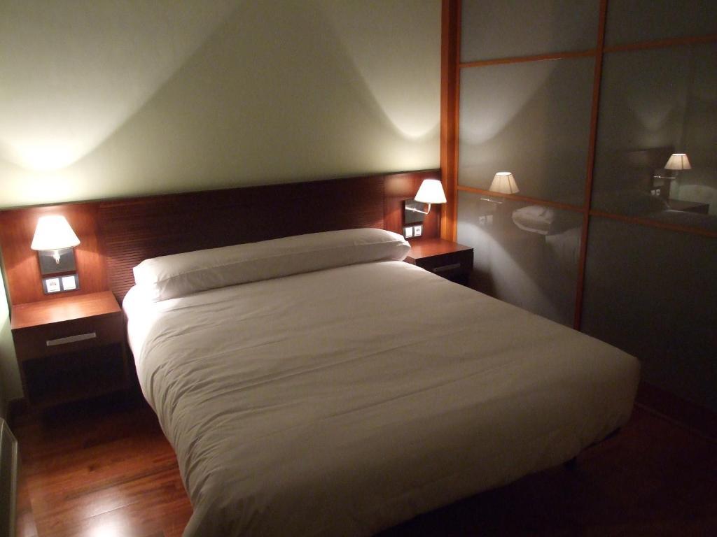 Roca Nevada Suites Villanúa Стая снимка