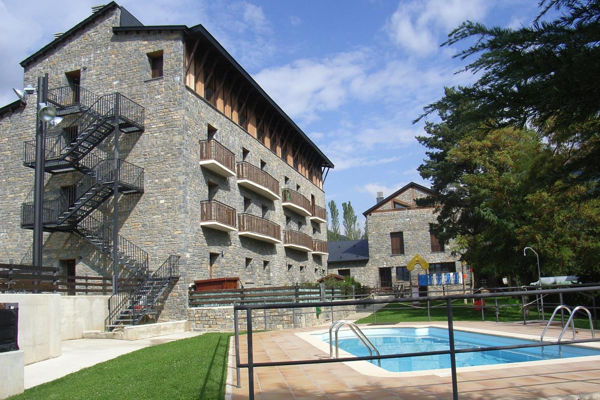 Roca Nevada Suites Villanúa Екстериор снимка