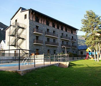 Roca Nevada Suites Villanúa Екстериор снимка