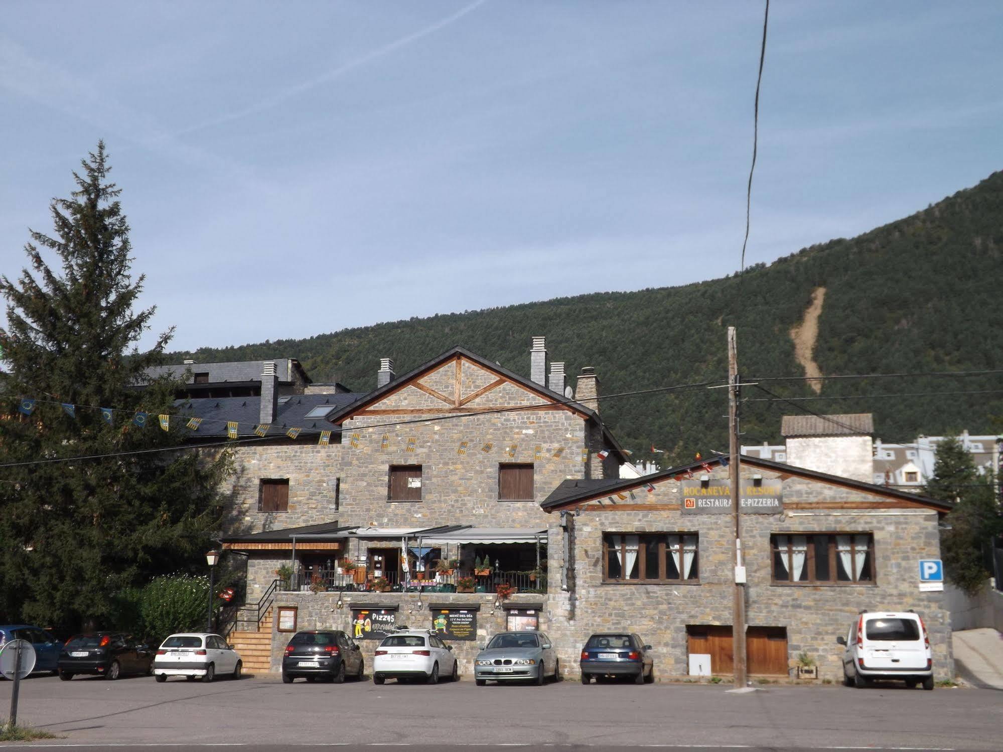 Roca Nevada Suites Villanúa Екстериор снимка