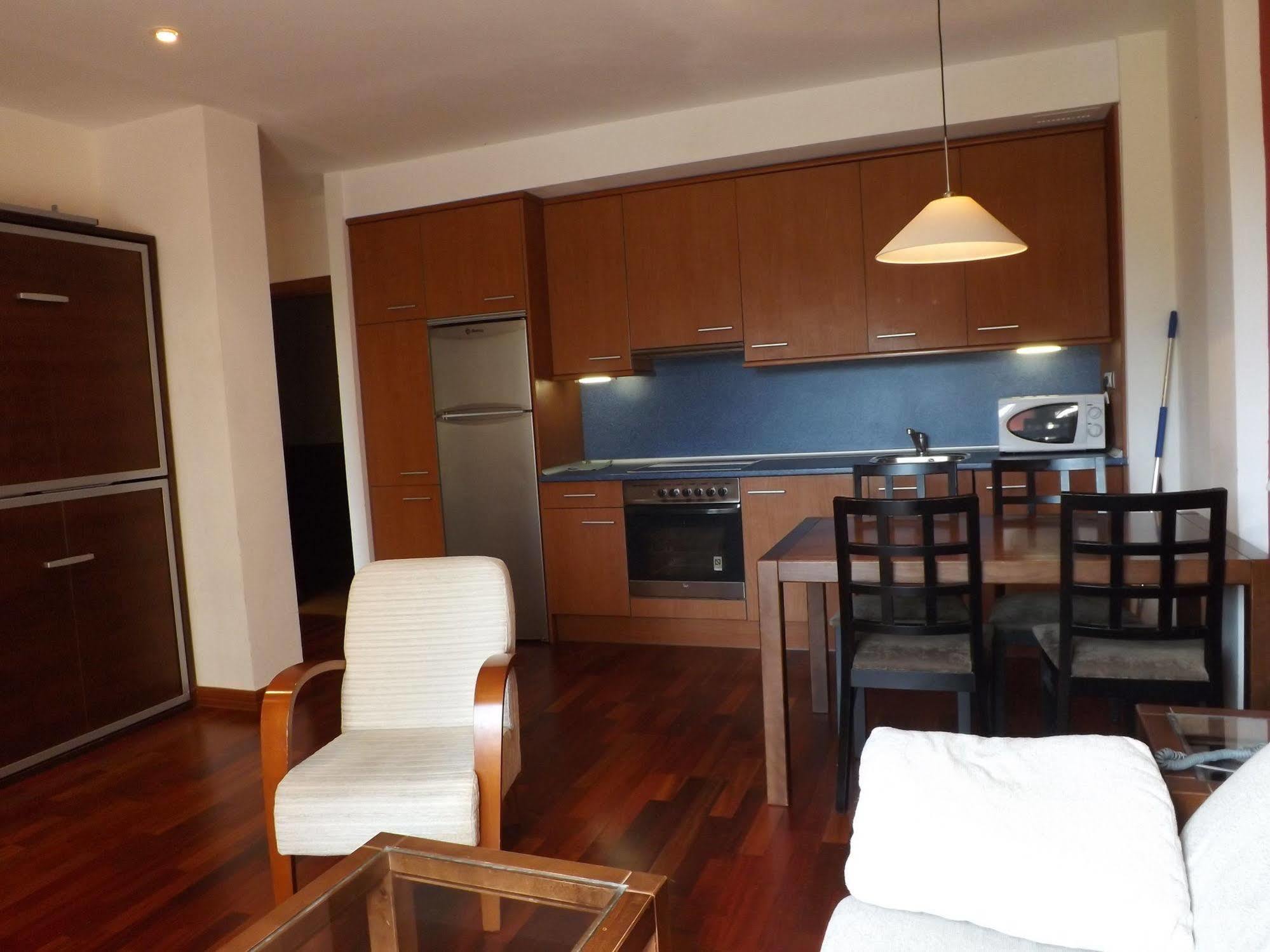Roca Nevada Suites Villanúa Екстериор снимка
